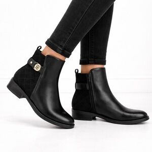[TH] Classic Black Isleen Boots